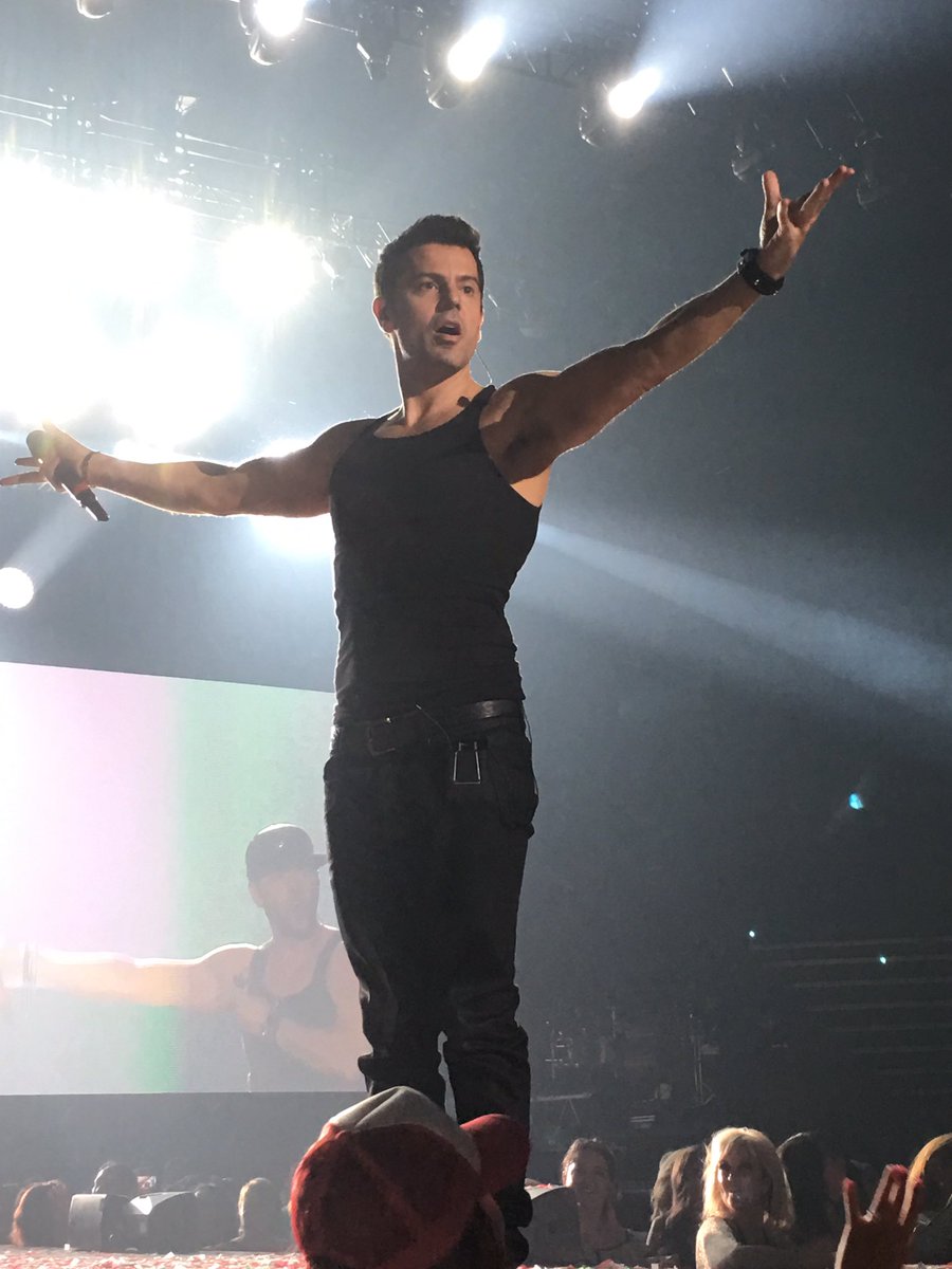 jacmelanie's tweet photo. @NKOTB concert last night w/ my BFF &amp; our daughters.❤️Full circle moment!!! Thanks for the fantastic night boys!!! #totalpackagetourSLC https://t.co/X3J3XljTbu