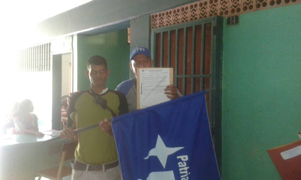 jjbt1987's tweet photo. El poder popular  a la constituyente en MBI el camarada JOSÉ CAMPOS @PPT_oficial @NicolasMaduro @TareckPSUV https://t.co/Qz7Lsa18Ac