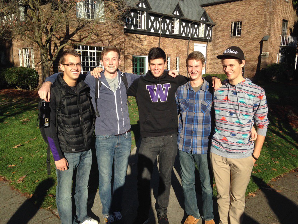 jenvena's tweet photo. Remember 4 years ago? Congrats Alpha Delts #uwgrad17 https://t.co/I44uVfVRjo