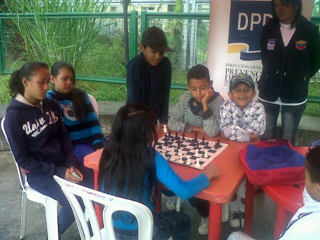 DPDMiranda_'s tweet image. #DaleUnChanceALaPaz Desplegados en Los Teques @DPDMiranda_ junto a @senadesmiranda y @INCODIROFICIAL promoviendo la Convivencia Solidaria