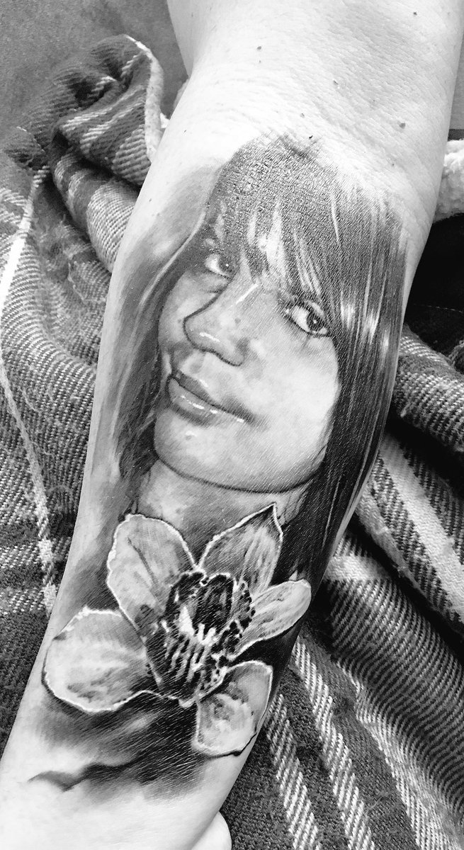 Nicoleboci's tweet photo. Love my husband 😍❤️ love tattooart @oraveczszabolcs @perfectchaostattoo https://t.co/PRf8B1MzB2