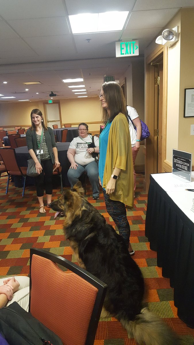 Meet and greet with Hexe!! <a href="/LarissaIone/">Larissa Ione</a>  #RUDC17 #fangirling