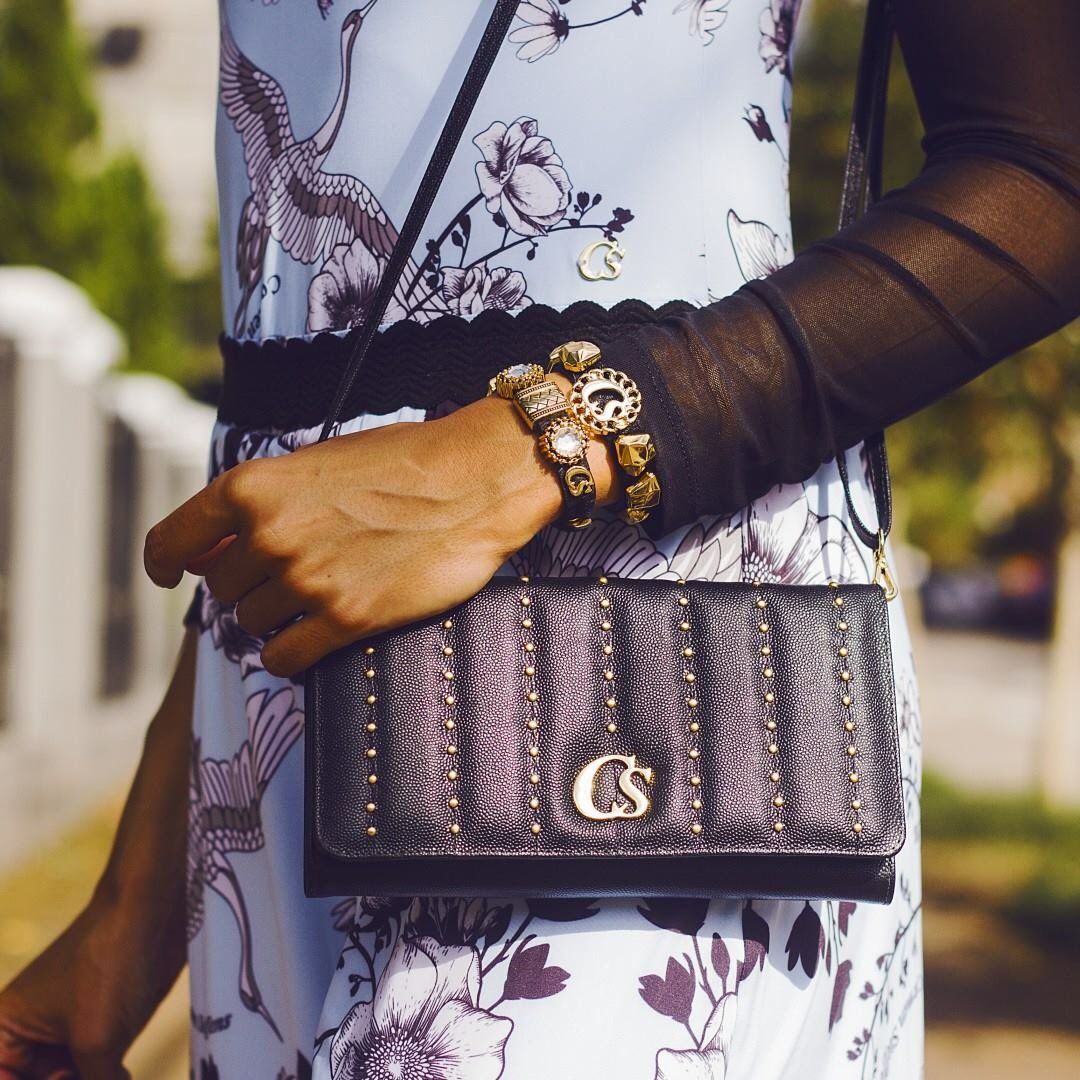 CSteffens_uy's tweet photo. Cartera bandolera súper versátil, perfecta para tu #wishlist 😱😍 #CarmenSteffens #CSlovers #winterCS #AltoInvierno
Ref.: B833231804f https://t.co/SaF0yzVCMK