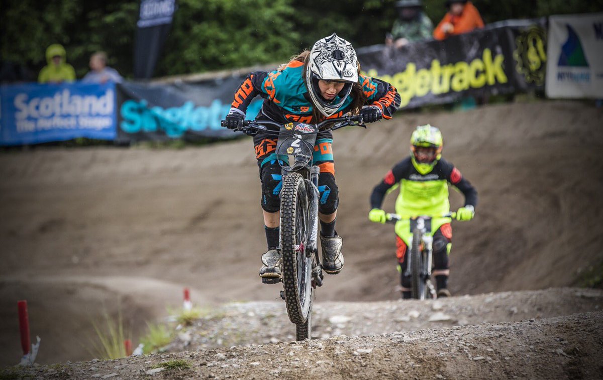 Britain's Natasha Bradley takes home the <a href="/4xprotour/">4X Pro Tour</a> crown with an incredible race! #HomeoftheBrave

📸<a href="/phunkt/">phunkt</a>