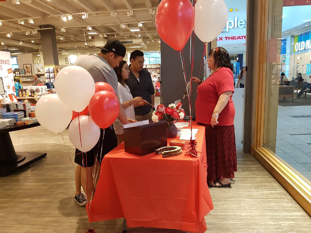 ChinookChapters's tweet photo. So many fun events happening here at Chapters Chinook today! 🇨🇦#chapterschinook150 #yyc #Canada150 https://t.co/PMTu5vQr1N