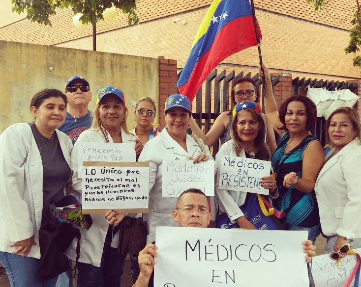 MUV_PuertoOrdaz's tweet photo. #3Jun Médicos Unidos de Guayana.Estamos en la calle preocupados por la crisis en salud del país. #CrisisHumanitaria #CrisisEnVenezuela https://t.co/fAVUuJK9Vn