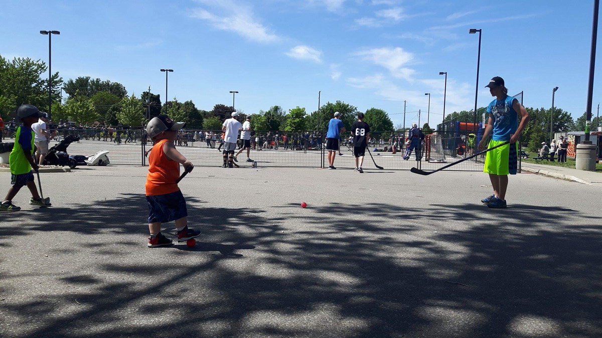 Itz_GH0sT's tweet photo. Ball Hockey For All😁 #weekendwithwally https://t.co/oaTNCW0Rw9