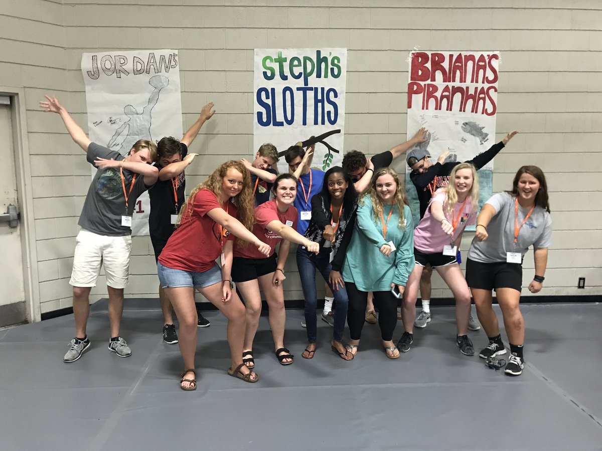 _SOSteph_'s tweet photo. session 2 comments for "stephie bolin" / "kyle bolin's sister":
"get better memes" :/ https://t.co/70RJdSnyEp