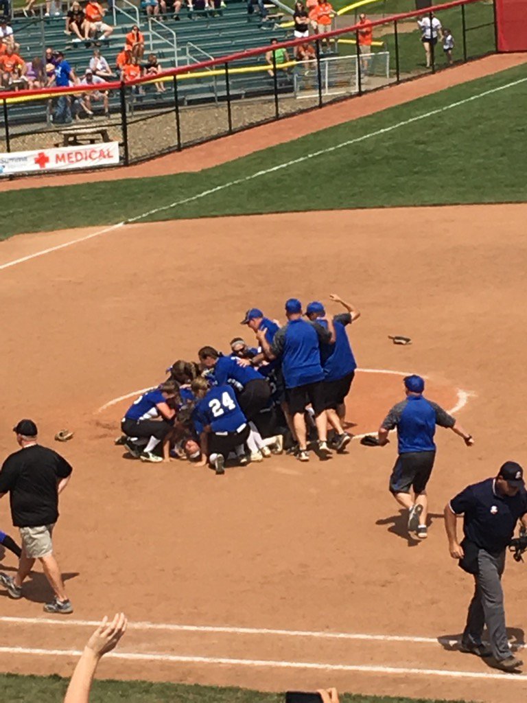 mikemadsen11's tweet photo. History is made. 1st ever State Title for Burg! Congratulations @WildcatFp https://t.co/AsYRRiN7DT