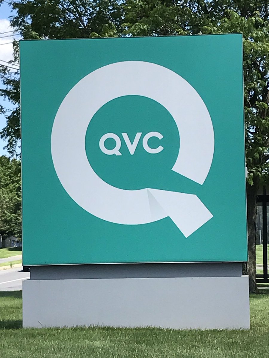 SCREAMwithRCS's tweet photo. Passing QVC, thinking of @JoyMangano!!! #joy #jenniferlawrence #miraclemop #feminist #davidorussell #joymovie https://t.co/nmtFTTFnYb