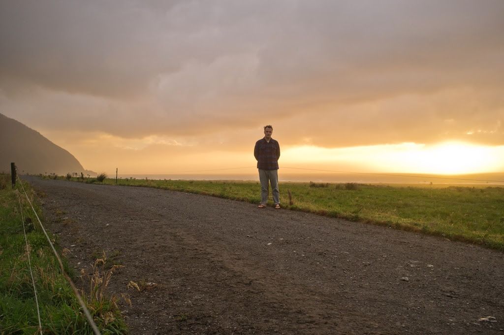 tinymixtapes's tweet photo. Mount Eerie announces North American dates, expected to perform new material (@pwelverum) https://t.co/JLUb29QHH3 https://t.co/0M1rPUr3ak