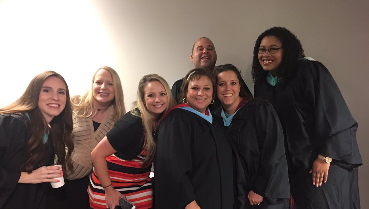 mssmac27's tweet photo. #khsselfiechallenge it has begun folks. #khsgraduation https://t.co/aGMnWUAFsS