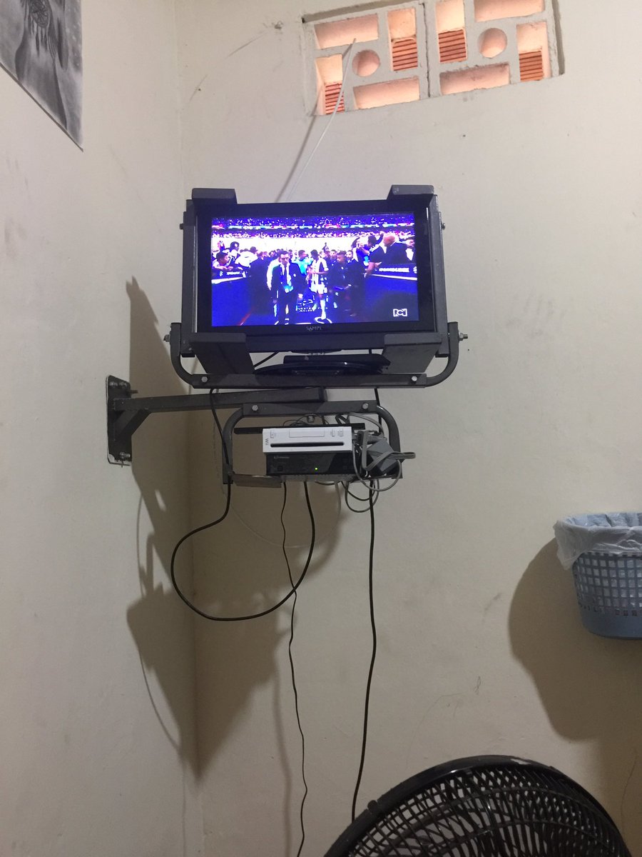 matemax24's tweet photo. Final del primer tiempo por @ColGritaGol #FinalChampionsxRCN excelente transmisión 👍🏻👍🏻 https://t.co/Cp6Uqn8ep3