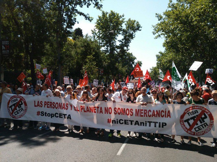 IsaAranjuez's tweet photo. El CETA es un ataque directo contra la soberanía del pueblo
#3JstopCETA https://t.co/IfNFLFHkYN