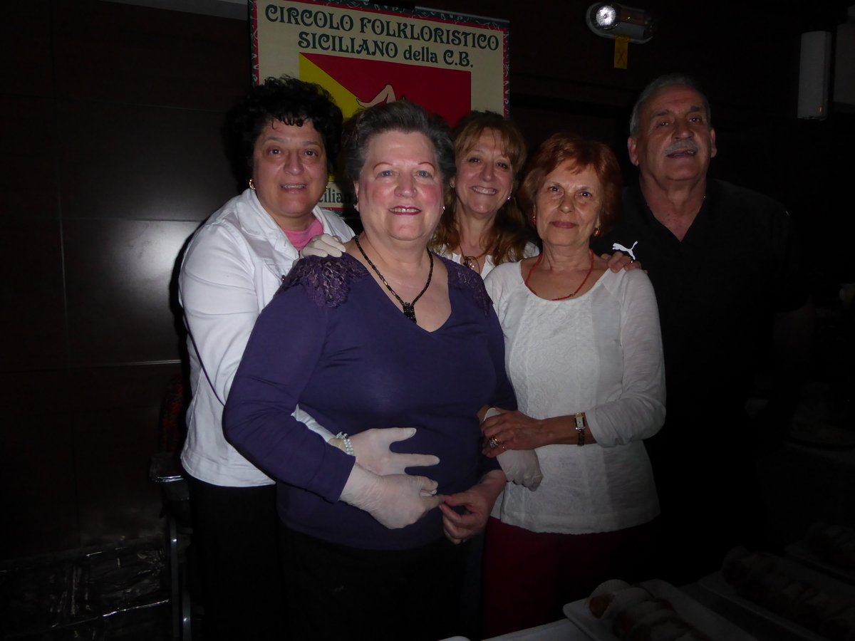 itravellen's tweet image. @IlCentroVan #festadellarepubblica  #italiannationalday #ConsGen #MassimilianoIacchini #EugenioBennato #TarrantaDancer #RegionalFood #GtNite