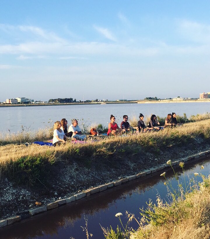 em_luxton's tweet photo. Sunset yoga on the salt flats - what a way to end day 2 in #Puglia! #bloggerxMargherita #destinationinprogress #WeAreinPuglia #Puglia365 https://t.co/Jyw1X9TvLn