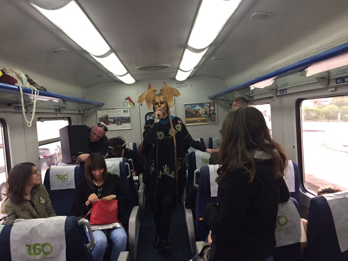 depo_es's tweet photo. O #AtlanticoExpress volta a Vigo como foi a Porto, coa música dos #RiasBaixasFests.
Con #tinchofernan en @basantaband https://t.co/Vuofd7m1UI