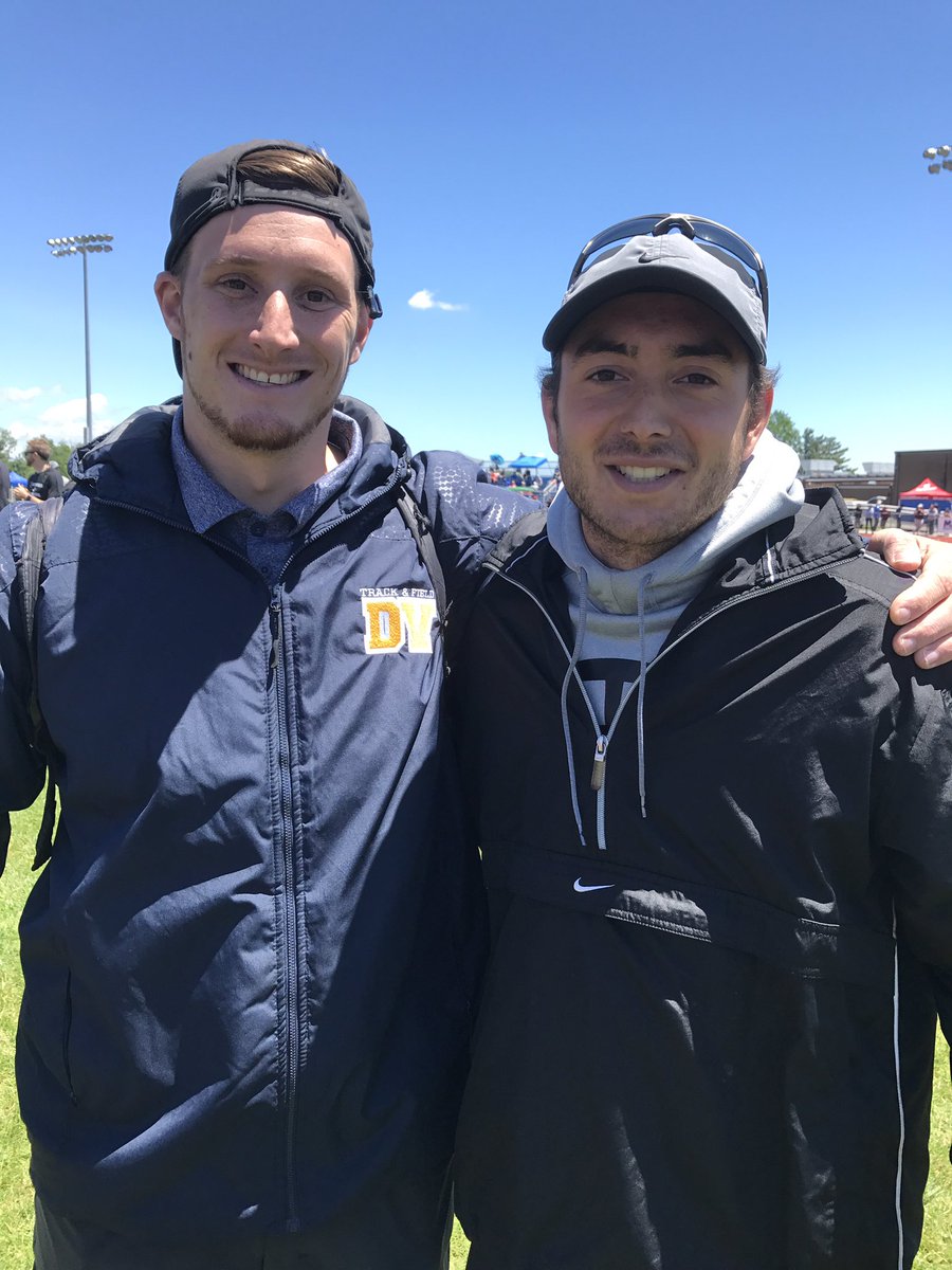 BrettHarvey155's tweet photo. Great to see Bronc alums Greg Smith and Anthony Dentino coaching In the hs ranks! #alwaysabronc. @RIDERATHLETICS @RIDERATHLETICS https://t.co/2ClnKtIDrV