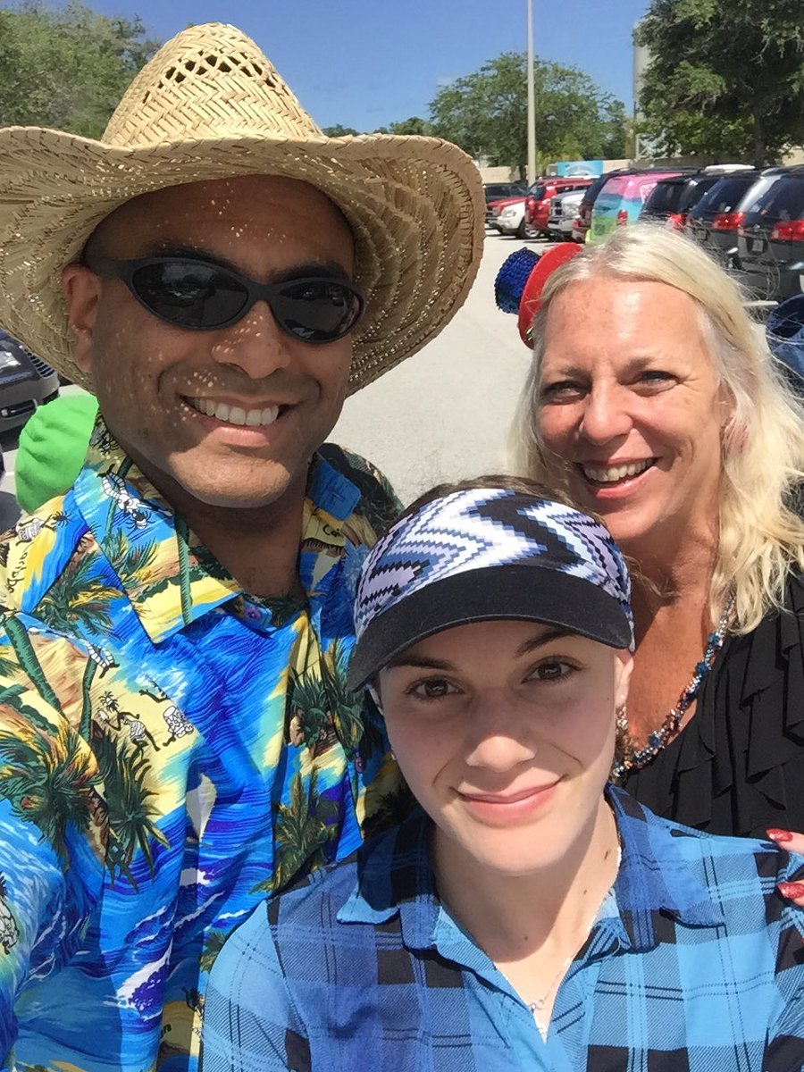 ZikJackson's tweet photo. Made it to Freedom Fest Jacksonville @sking244. It's another hot day in Florida . #FFJAX @ccontheweb https://t.co/UOBZ2zaiIM