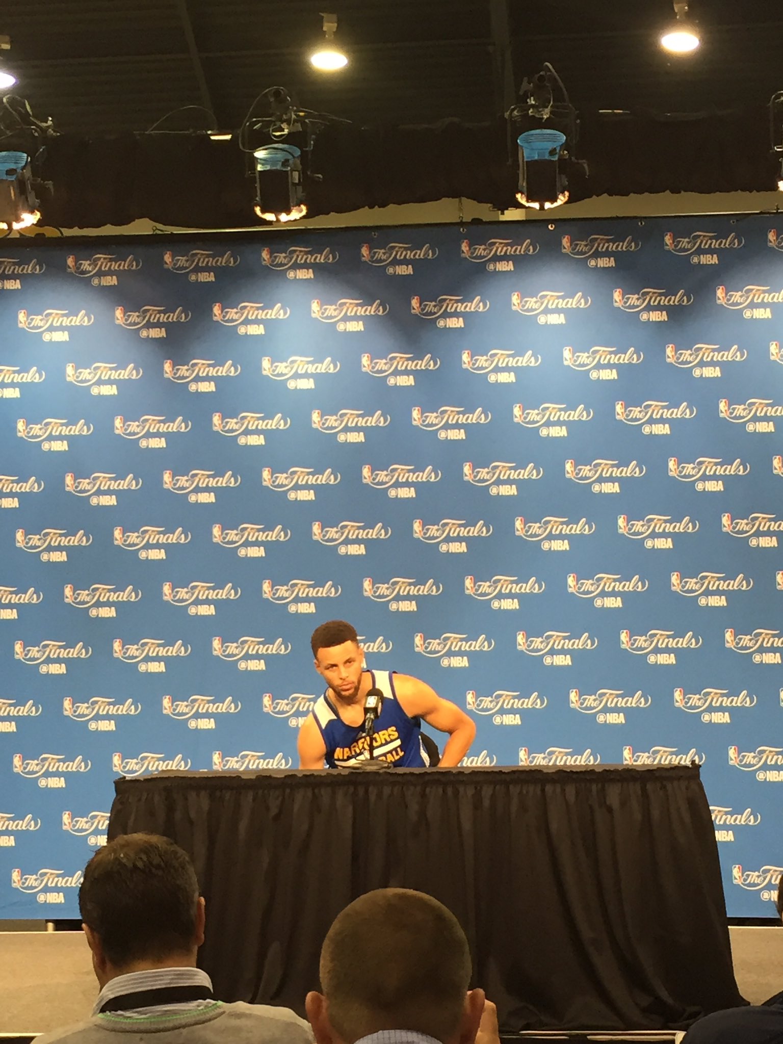 DBa95L-VYAAkOjy.jpg:large