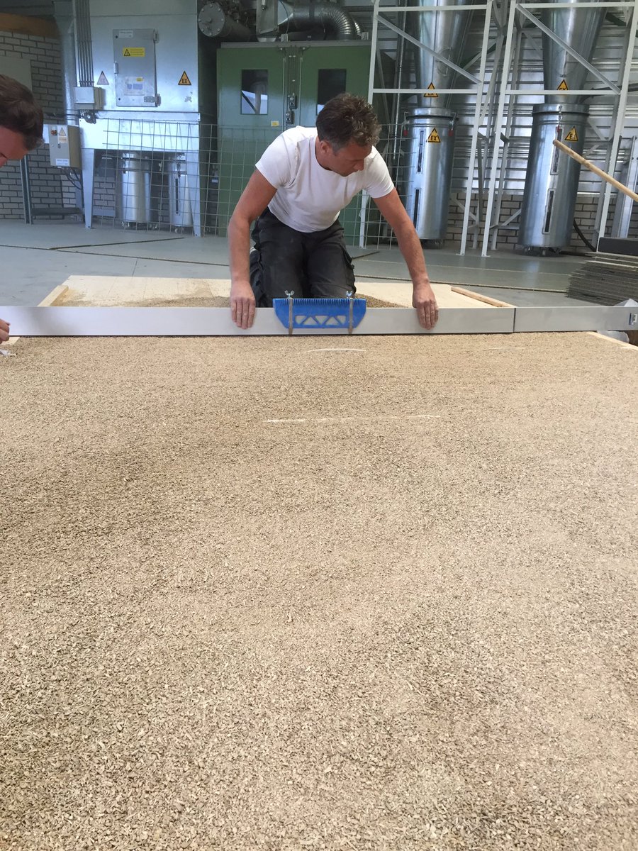 Problemen met egaliseren op houten draagvloer? Ecopearls is de oplossing van #unifloor