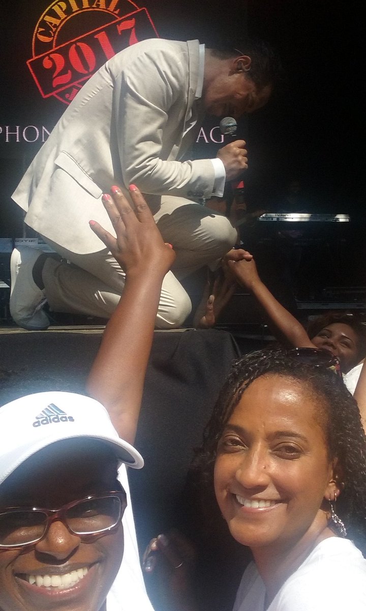 GDLVSME2's tweet photo. This is happening @ElDeBarge @pinkylibra923  #CapJazzMPP #CapJazzFest #2017 #El💯 https://t.co/6kqnq0oRH1