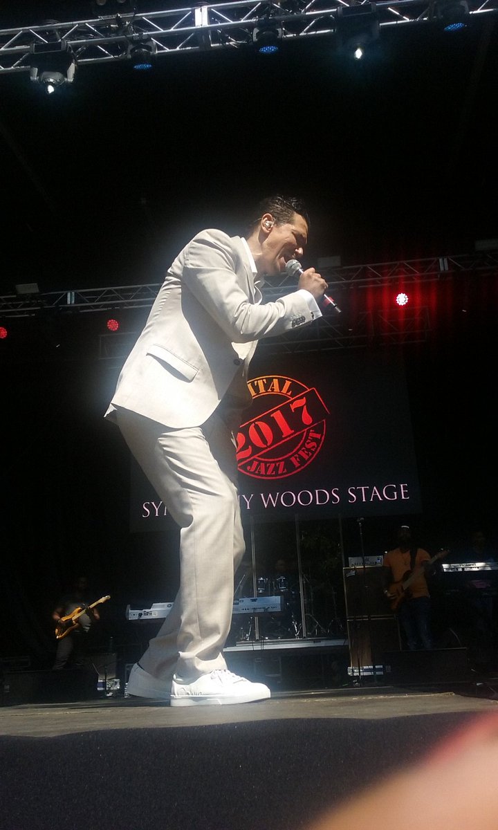 GDLVSME2's tweet photo. #Love this guy!! @ElDeBarge jammin #CapJazzFest2017 https://t.co/GpA8Hb02a7