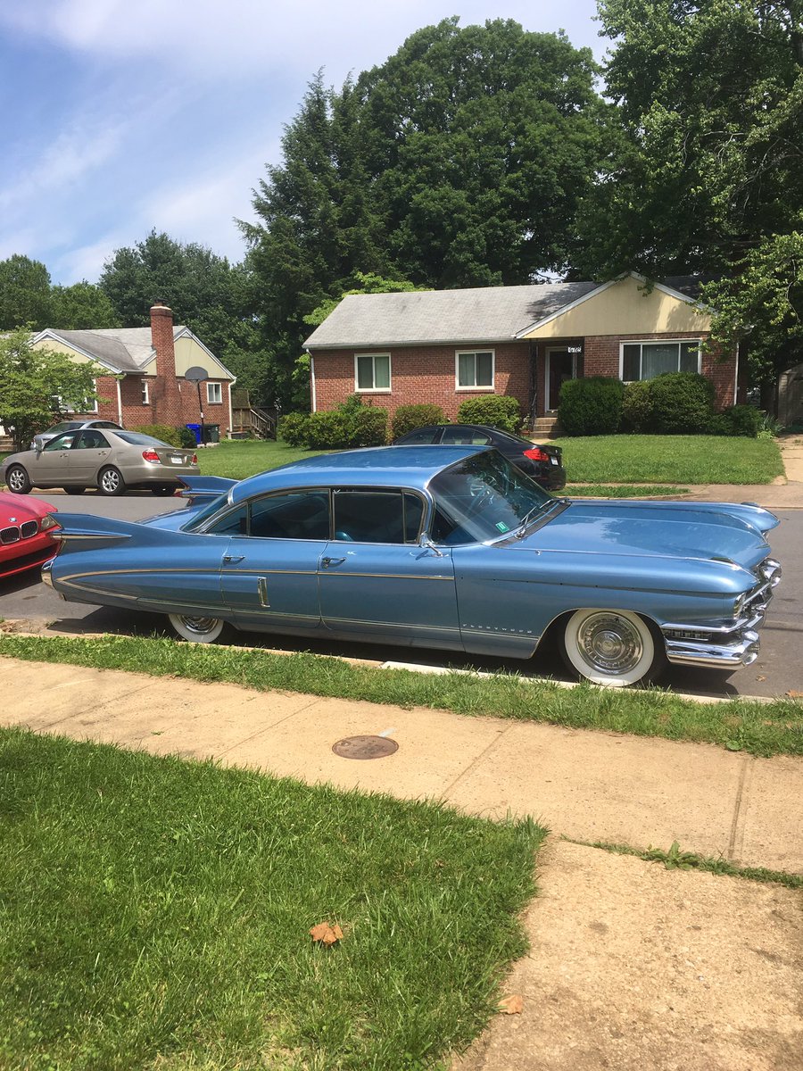 nicoli719's tweet photo. I want to canvass in this, and it's blue for #Democrats #GameOnVa #novaknocks https://t.co/0IFfJf993k