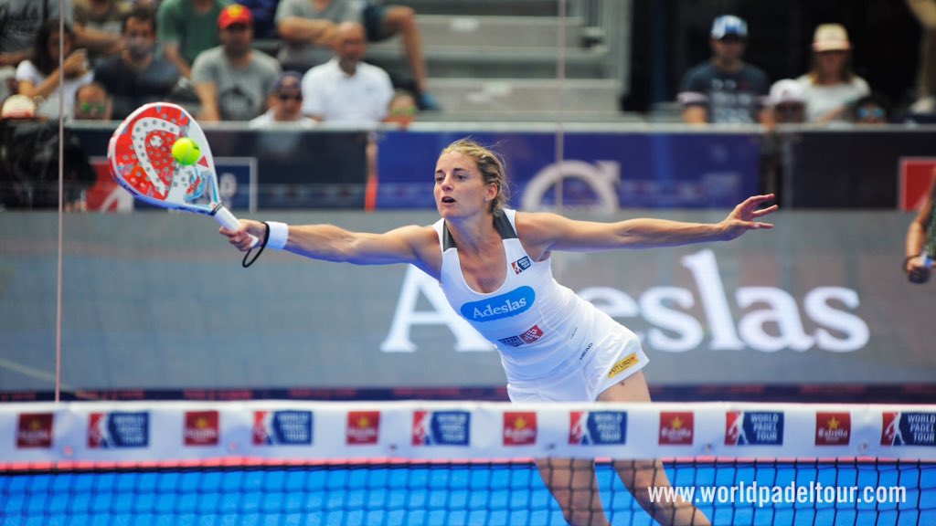 22Pitu22's tweet photo. 6/1 4/6 6/7 No pudo ser, un durísimo partido de las #Fieritas @martamarreromar @AleeeeSalazar &amp; @JuanAldayPizzi #WPTBarcelona ¡Vamos Team! https://t.co/zItjTaBRBB