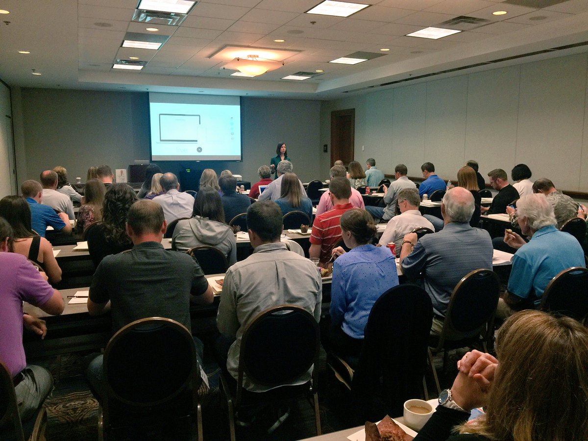 KMKOptometry's tweet image. 🤔 #KMKUpdate Talking Dry Eye with @ocularprime at the 2017 NOA ☀️ Summer Conference in #Omaha #KMKoptometry #saturdaymorning #education