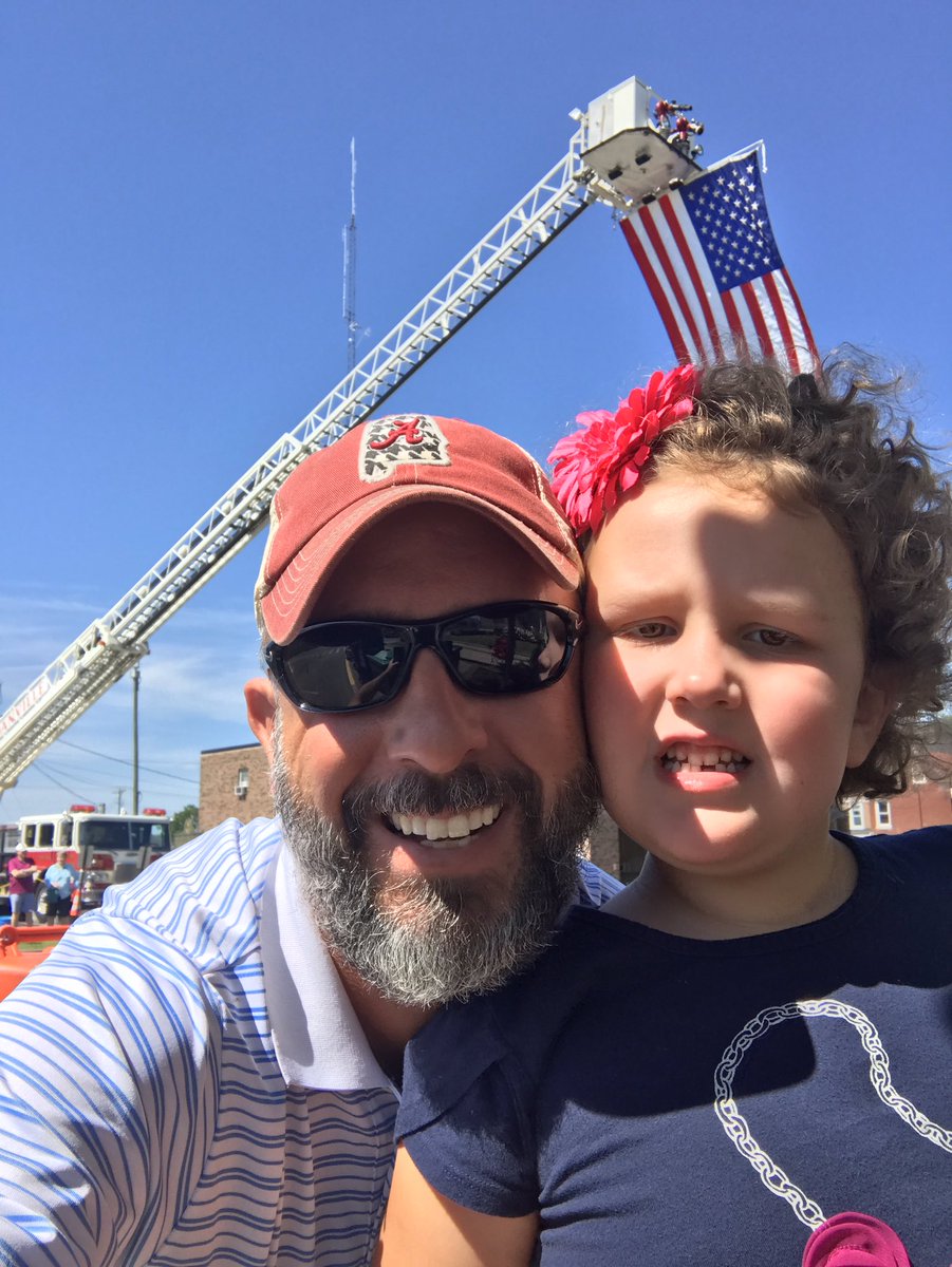 innovativeedu09's tweet photo. We love the Great American Brass Band Festival! We are parade ready! #daywithdaddy https://t.co/kNRBZqDWoC
