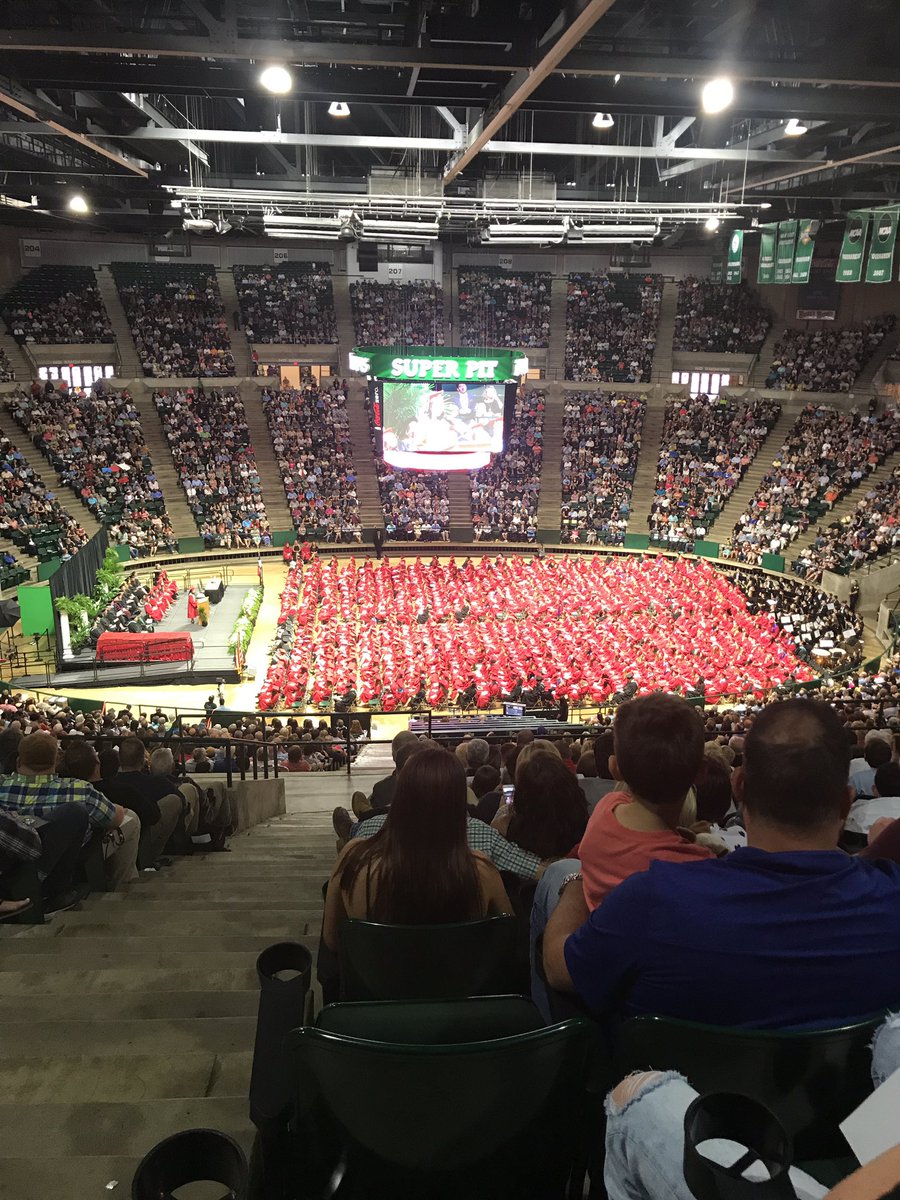 Moore217's tweet photo. Marcus High School class of 2017 #LISDProud #ClassOf2017 #proudmom https://t.co/Ckc6CS5BW0