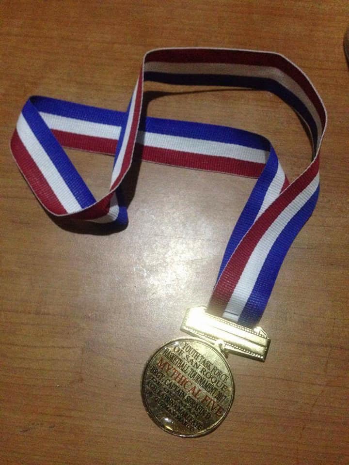 arrowemm's tweet photo. Hindi man samin tong taon na to. dibale next year babawi kami ☺ 💪
#BatangMRoxas #3rdPlace #Mythical5 #CaptainBall https://t.co/xoi5asKqQ7