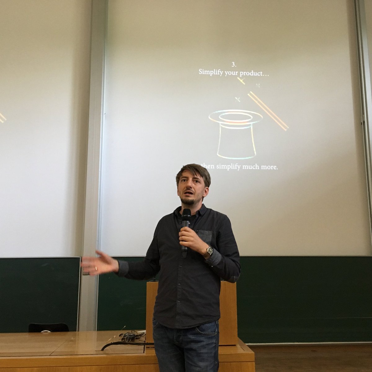 Steve_Upton's tweet photo. "Silicon Valley mostly just 'disrupts' things their mum used to do for them" @holgereggert at #uxce17 https://t.co/6egjFbcEhs