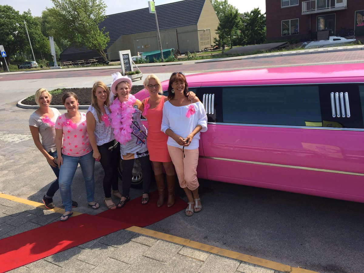 Limonodignl's tweet photo. #vrijgezellenfeest van #TerAar naar #AlphenadRijn met de #rozelimo #pinklimo @nieuwkoop @gemnieuwkoop @_Alphen https://t.co/AIkUGfC3RJ