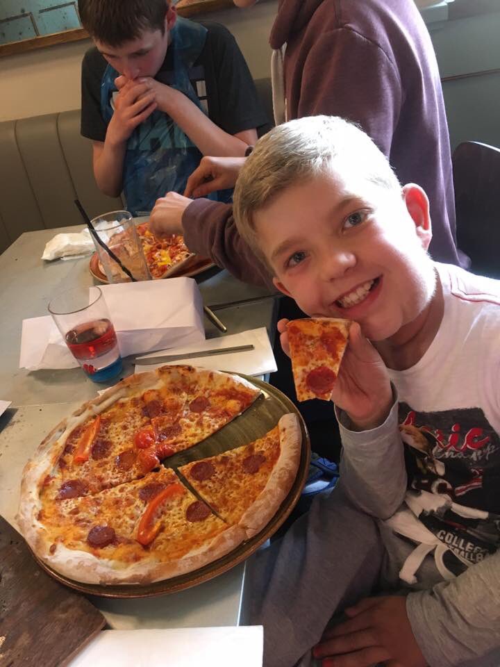 Big thanks to staff @wildwood_food in #Ilkley for looking after us at our pizza party. The staff couldn't do enough &amp; the 🍕 was yum #charity