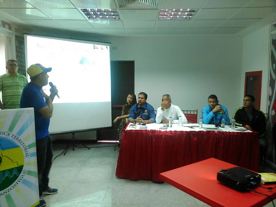 hugbelpsuv's tweet photo. Estamos en la Universidad Nacional del Turismo, otro logro de la Revolución y de @NicolasMaduro llevando el debate de #AvanzaConstituyente https://t.co/PRdERX98Y5