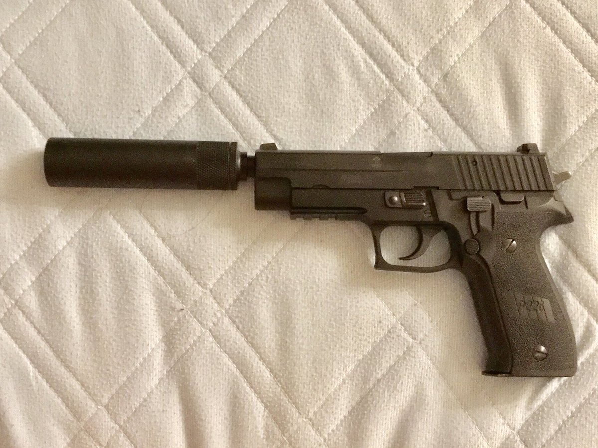 カザヤtユウキ Si Vis Pacem Para Bellum Twitter ನಲ ಲ 初めてコードネームミラージュ を見てスーツとメガネがあればもうーミラージュが出来る 使用銃シグザウエルp226もサイレンサーモデルあるからもうーオッケー O ﾟ ﾟ O