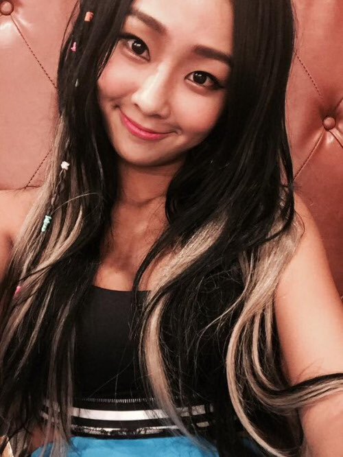 yujustala's tweet photo. Until the next selca day ;-; #ThankYouSISTAR #BESTSISTAR #7YearsWithSistar #star1selcaday https://t.co/8d7nYo51FS