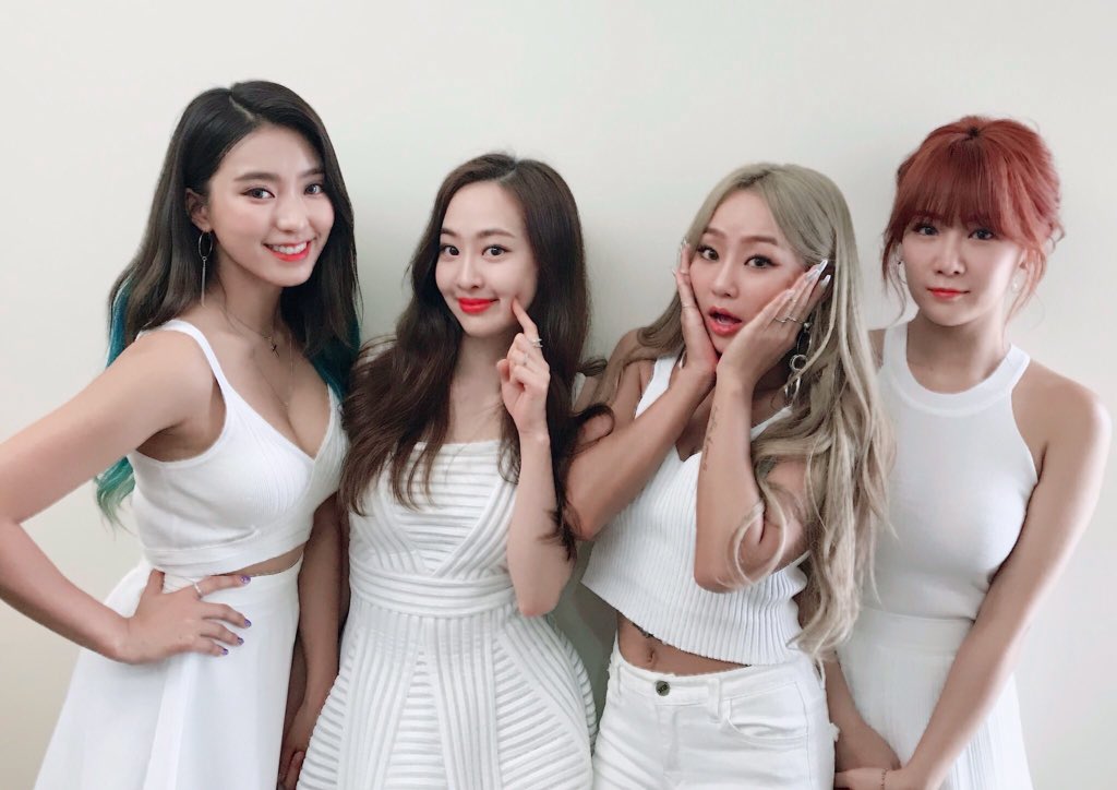 yujustala's tweet photo. Until the next selca day ;-; #ThankYouSISTAR #BESTSISTAR #7YearsWithSistar #star1selcaday https://t.co/8d7nYo51FS