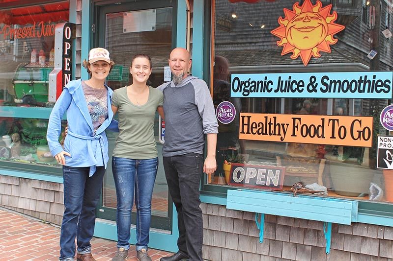 Blissed Out in Vineyard Haven - The Martha's Vineyard Times buff.ly/2qCgCAd <a href="/themvtimes/">MV Times</a>