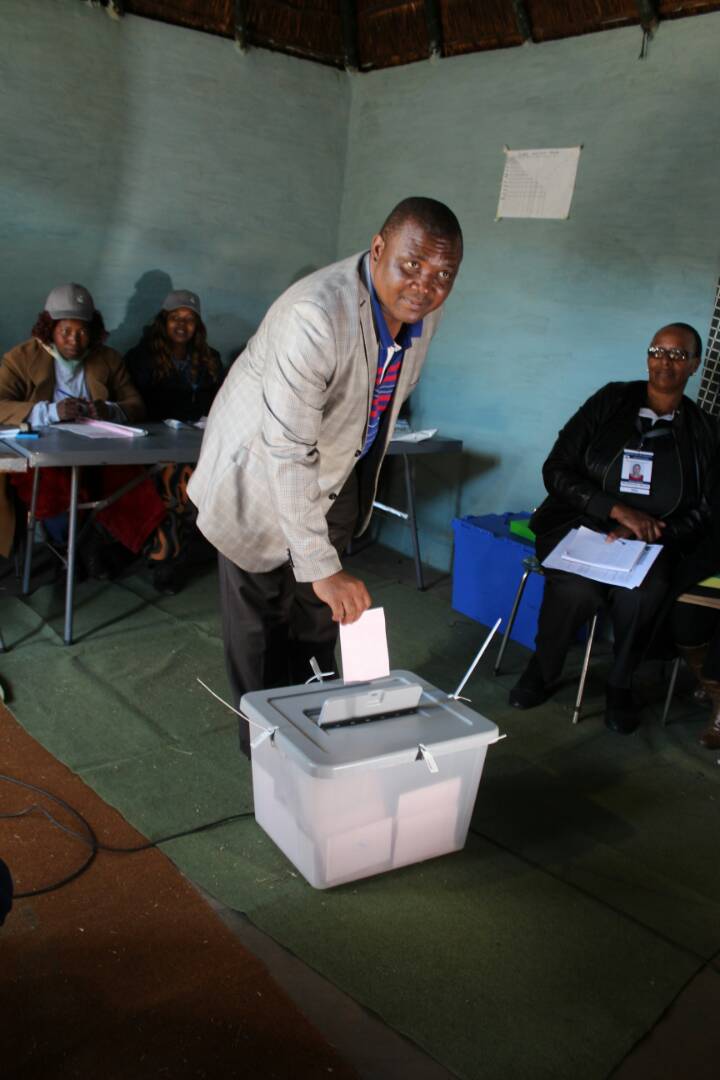 #LesothoVotes2017  DPM casting his vote in Mahobong constituency! It was a busy day in Lesotho!