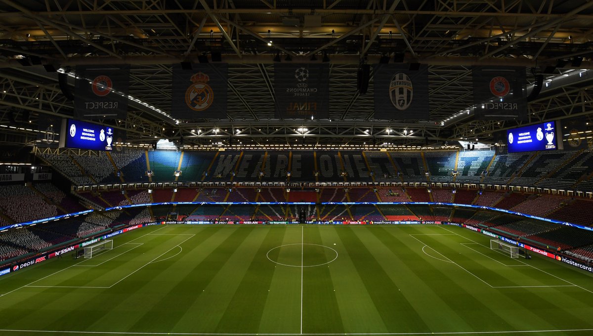 ChampionsLeague's tweet photo. The roof is closed. The scene is set. #UCLfinal https://t.co/silKm1MMRm