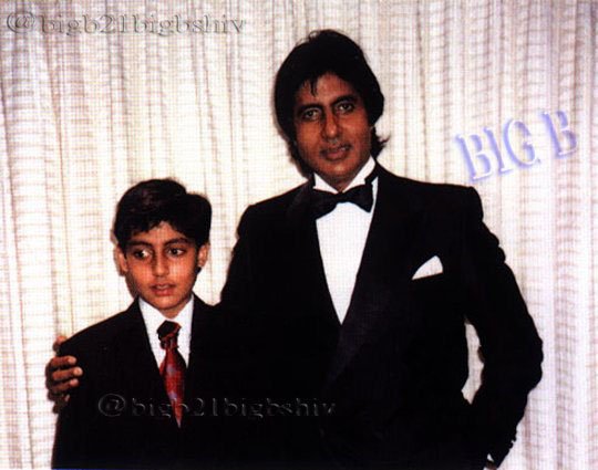 bigb21bigbshiv's tweet photo. #AB11Million @SrBachchan @juniorbachchan https://t.co/xhpAqCLF72