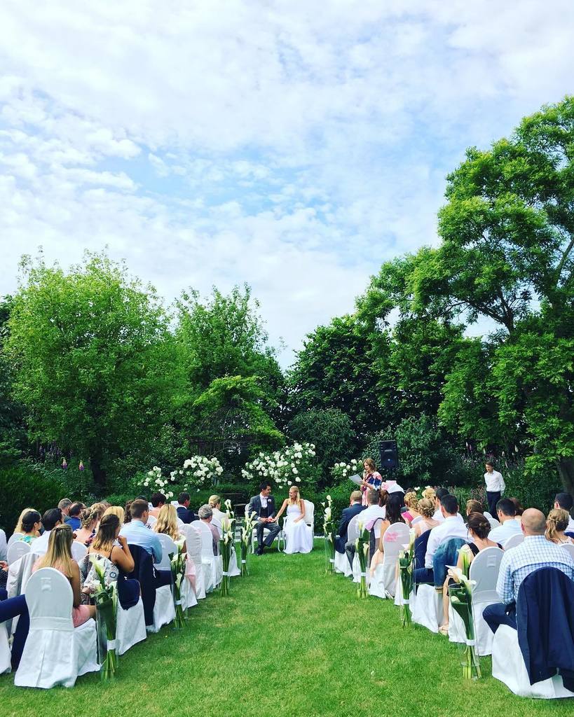 NickDecombel's tweet photo. I love my job! #wedding #ceremonie #nickdecombelfotografie #ihateboring #shooteatsleeprepeat #gravenhof #torhout #… https://t.co/ZSbhfA5sk2 https://t.co/aqTSGBQgt2
