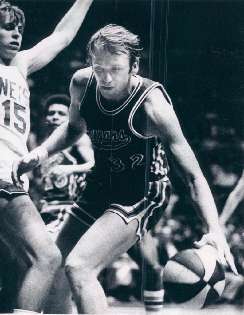 Happy Birthday to Billy Cunningham the Greatest Carolina Cougar of all time!! 