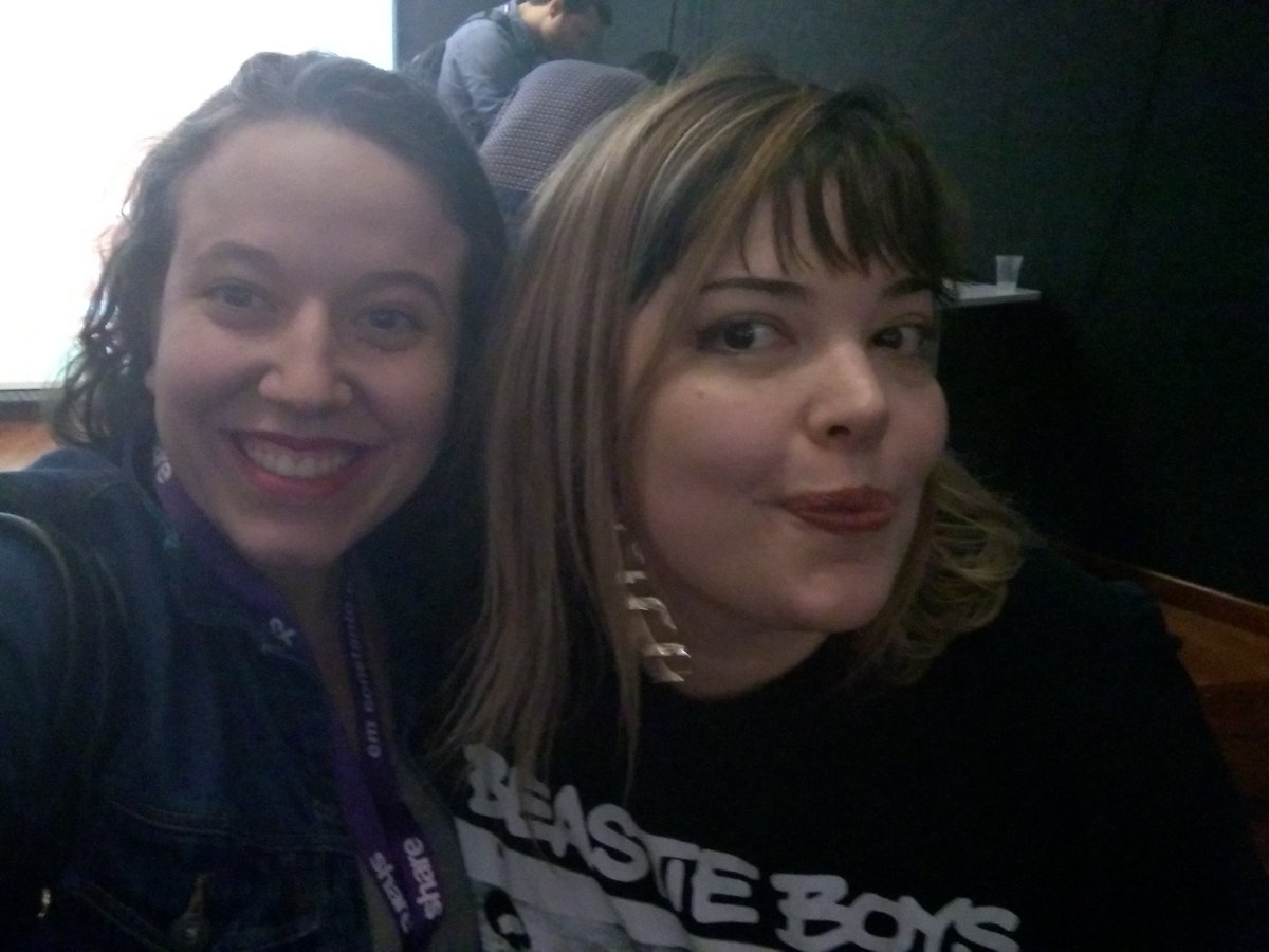 FagunLeoni's tweet photo. Encerrando a manhã conversando com a maravilhosa @djmulher
Palestra incrível.
Mulherão da porra!!! 👏👏👏👏❤❤❤
#share2017fln https://t.co/t77z2jWoWV