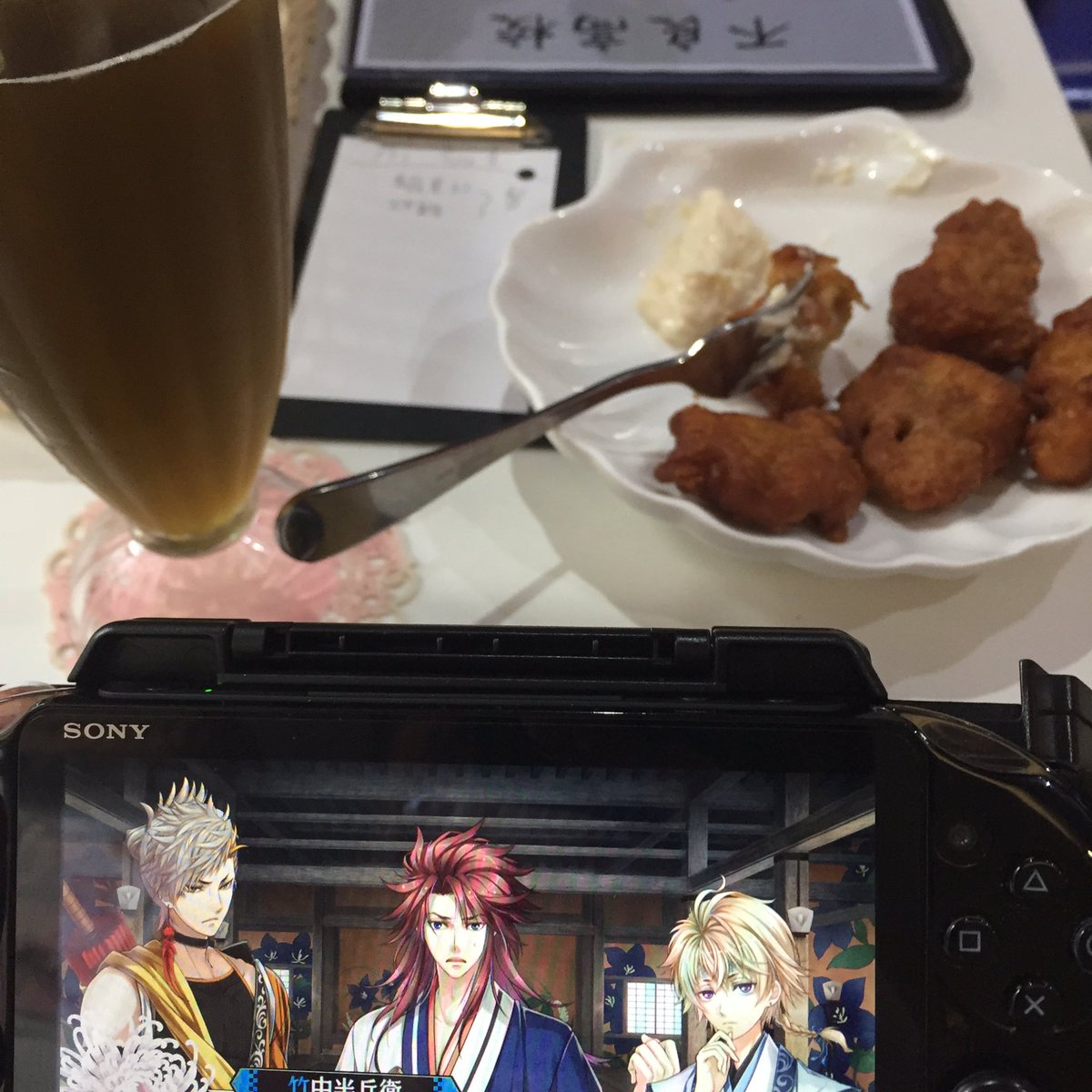 KozukiChan's tweet photo. 今日は友達がバイトをしているメイドカフェにいた(。ゝω・。)ゞ
小さくてかわいい木霊ちゃんとのツーショット💓
#リトルメイド #littlemaid https://t.co/NQu4WYRPwX