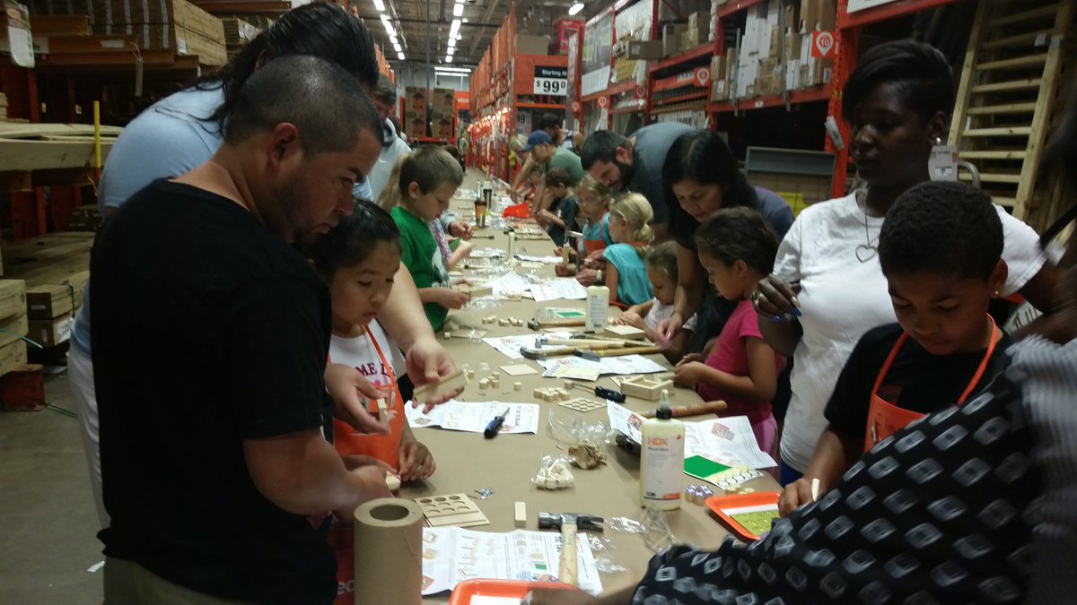 Taraglienke's tweet photo. Kids workshop Tic Tac Toe Game at 4607!! @VicTHD4607 @kattyniner https://t.co/sw8G02Un1B