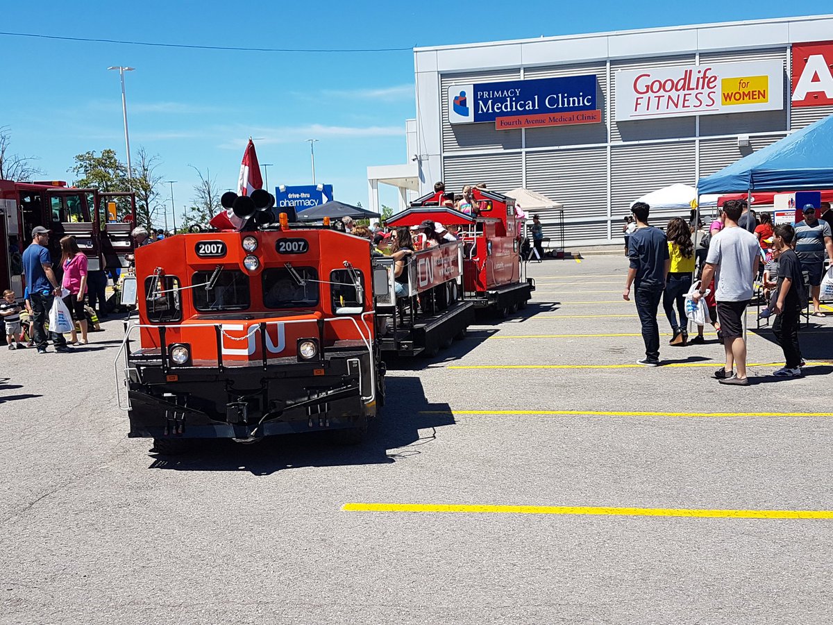 FireChiefSeth's tweet photo. Great day for the community #Funfest at Real Canadian Superstore @SC_FireServices #ThoroldFES https://t.co/iKD99fViAF